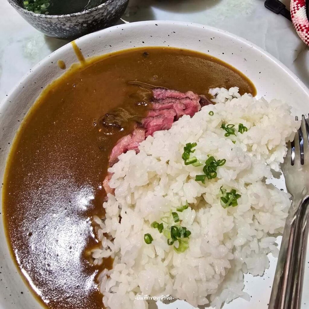 ข้าวแกงกะหรี่เนื้อวากิล Jin Lhong