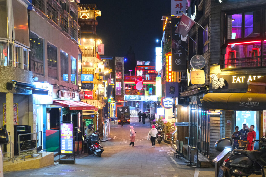 อีแทวอน (Itaewon) 